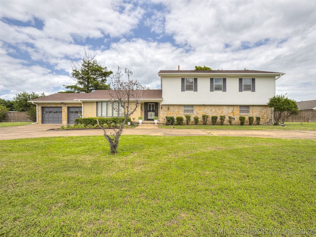 1201 E 4th Street, Okmulgee, OK 74447