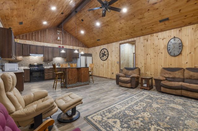 1400 State Highway Pp, Fordland, MO 65652