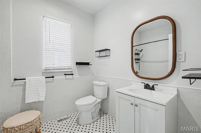 3911 Sullivan Avenue, St Louis, MO 63107
