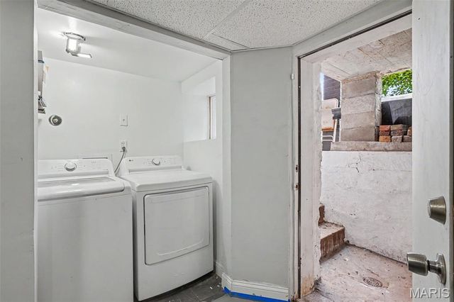 3911 Sullivan Avenue, St Louis, MO 63107