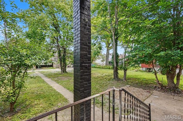 3911 Sullivan Avenue, St Louis, MO 63107