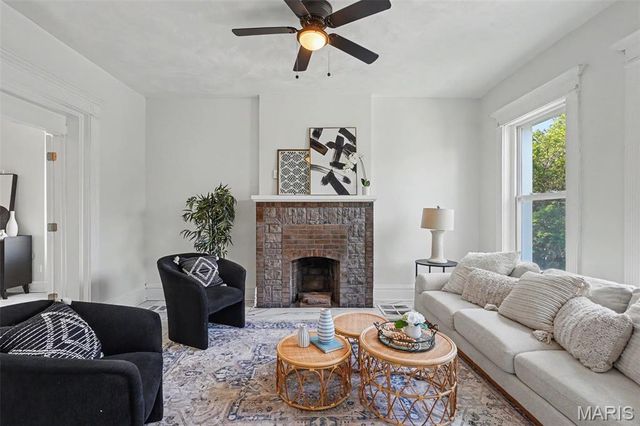 3911 Sullivan Avenue, St Louis, MO 63107