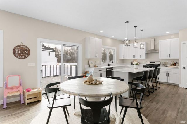 52106 Olympus Pass, Granger, IN 46530