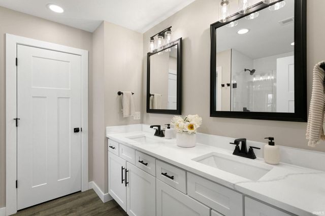 52106 Olympus Pass, Granger, IN 46530