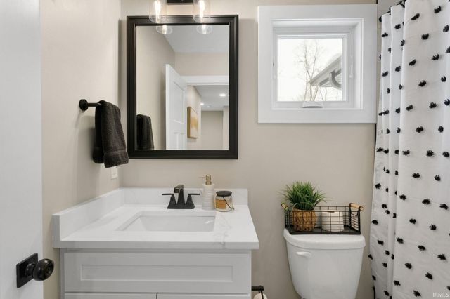 52106 Olympus Pass, Granger, IN 46530