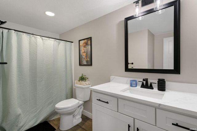 52106 Olympus Pass, Granger, IN 46530