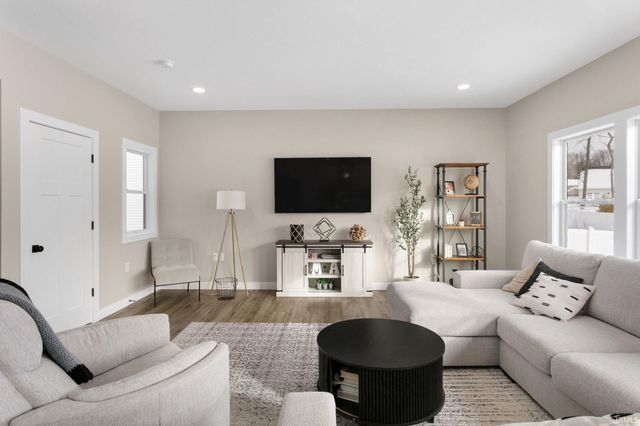 52106 Olympus Pass, Granger, IN 46530