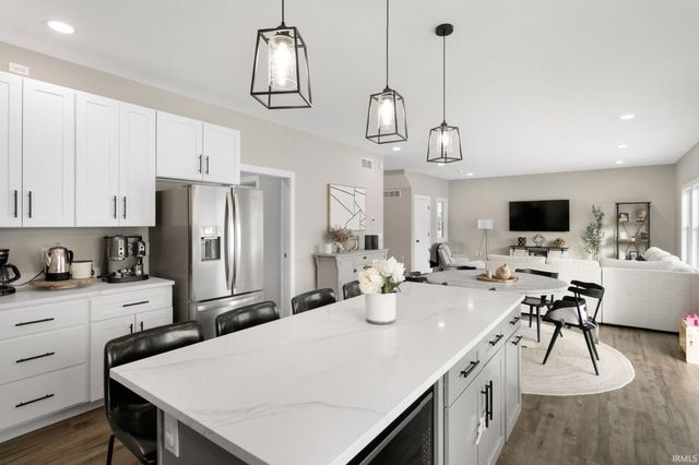 52106 Olympus Pass, Granger, IN 46530