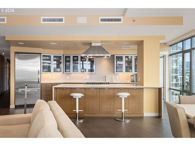 1310 Nw NAITO Pkwy 901, Portland, OR 97209