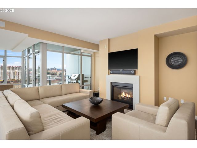 1310 Nw NAITO Pkwy 901, Portland, OR 97209