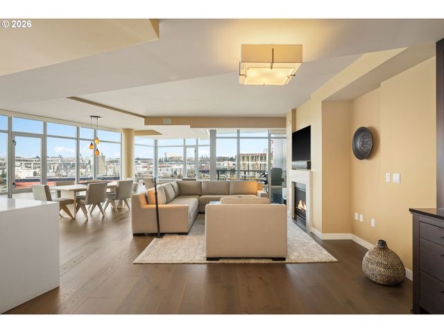 1310 Nw NAITO Pkwy 901, Portland, OR 97209