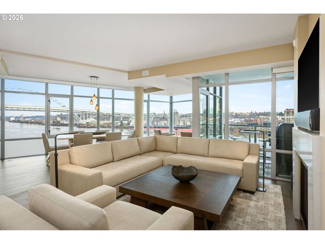 1310 Nw NAITO Pkwy 901, Portland, OR 97209