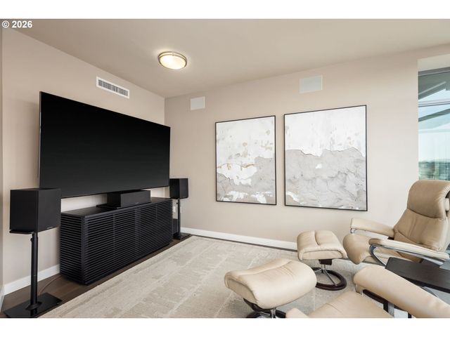 1310 Nw NAITO Pkwy 901, Portland, OR 97209