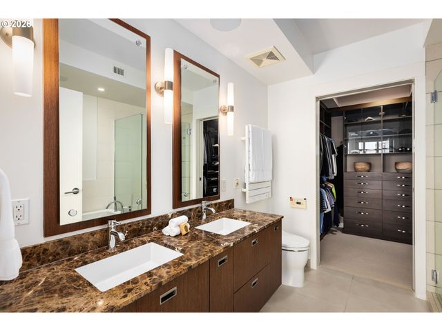 1310 Nw NAITO Pkwy 901, Portland, OR 97209