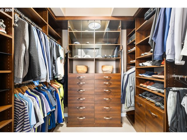 1310 Nw NAITO Pkwy 901, Portland, OR 97209