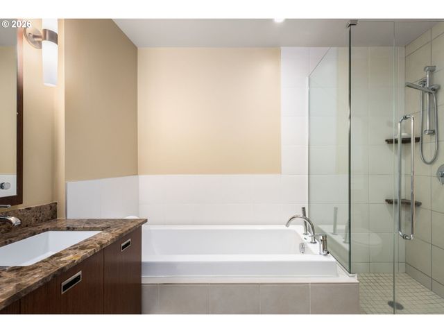 1310 Nw NAITO Pkwy 901, Portland, OR 97209