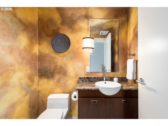 1310 Nw NAITO Pkwy 901, Portland, OR 97209