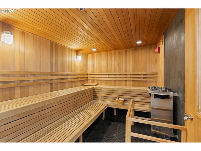 1310 Nw NAITO Pkwy 901, Portland, OR 97209