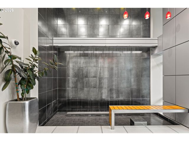 1310 Nw NAITO Pkwy 901, Portland, OR 97209