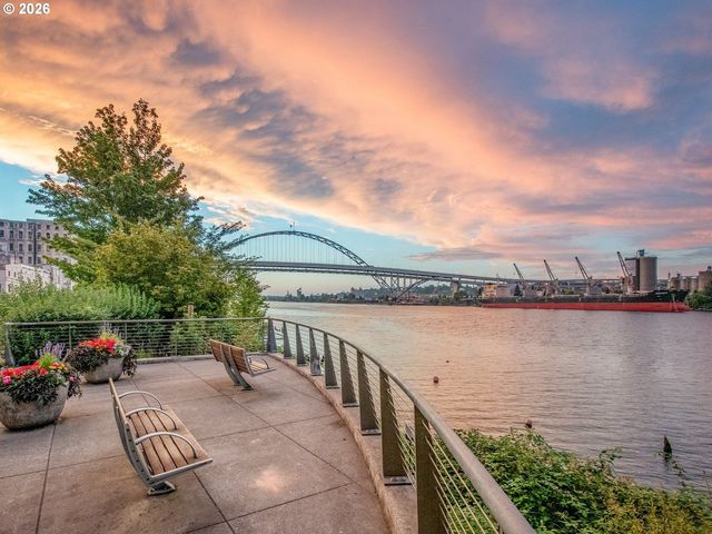 1310 Nw NAITO Pkwy 901, Portland, OR 97209