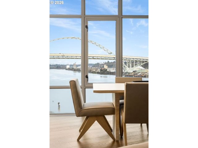 1310 Nw NAITO Pkwy 901, Portland, OR 97209