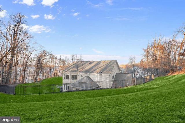 8220 WATERSIDE CT, Fort Washington, MD 20744