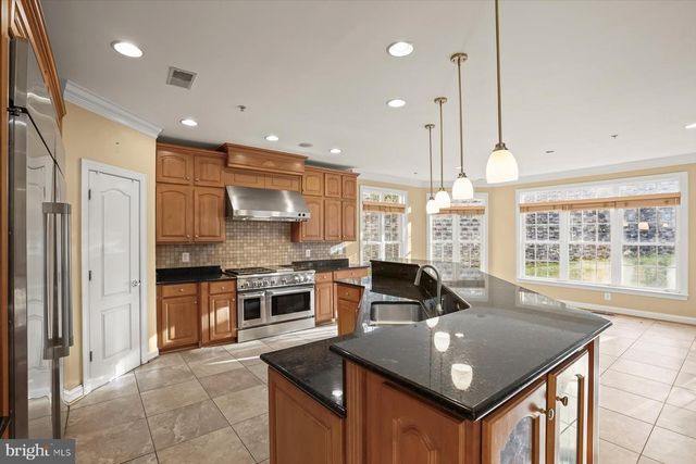 8220 WATERSIDE CT, Fort Washington, MD 20744