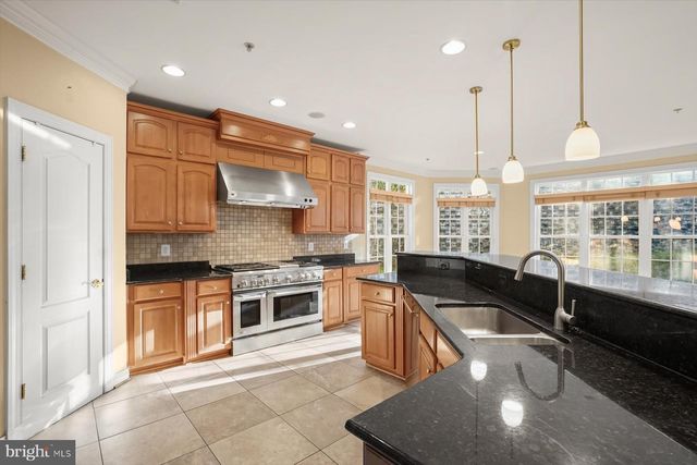 8220 WATERSIDE CT, Fort Washington, MD 20744