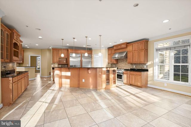 8220 WATERSIDE CT, Fort Washington, MD 20744