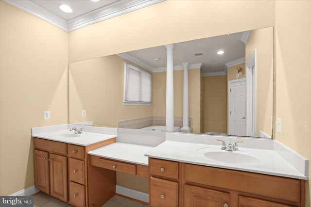 8220 WATERSIDE CT, Fort Washington, MD 20744