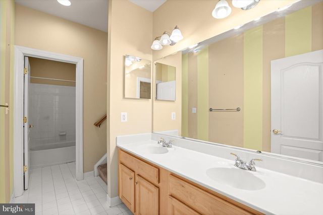 8220 WATERSIDE CT, Fort Washington, MD 20744