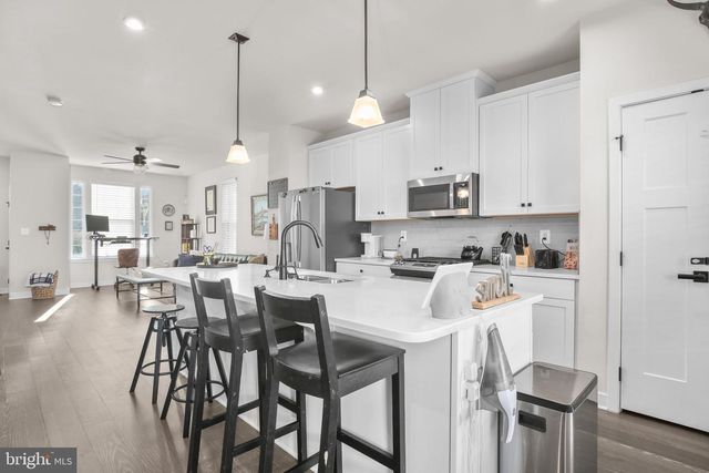 2052 TRACK CIR, Fredericksburg, VA 22401