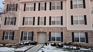 151 N Waters Edge Drive C, Glendale Heights, IL 60139