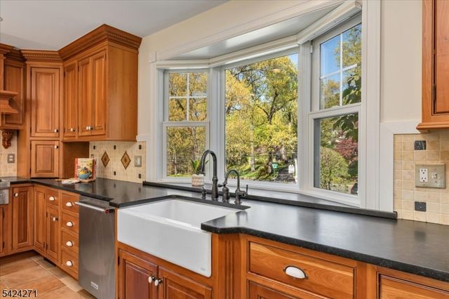 175 Division Ave, New Providence Boro, NJ 07901