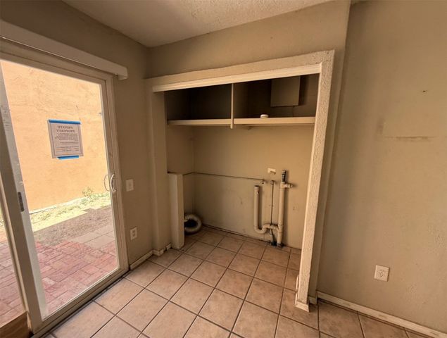 1010 Camino Del Gusto, Santa Fe, NM 87507