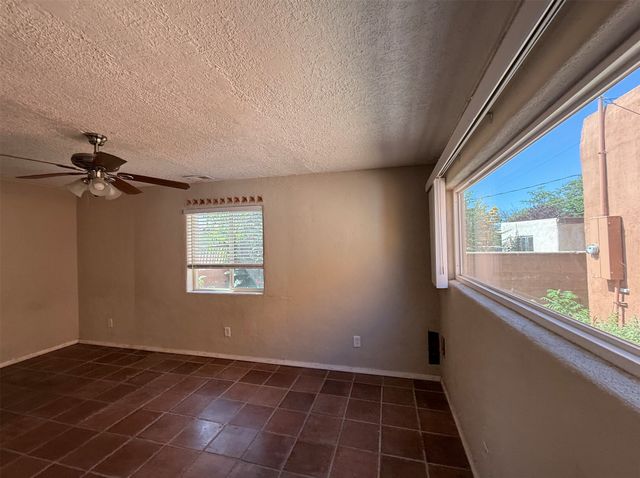 1010 Camino Del Gusto, Santa Fe, NM 87507