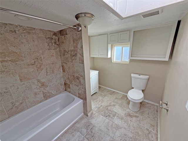 1010 Camino Del Gusto, Santa Fe, NM 87507