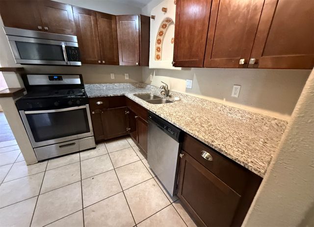 1010 Camino Del Gusto, Santa Fe, NM 87507