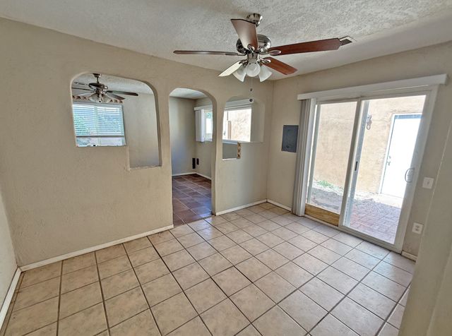 1010 Camino Del Gusto, Santa Fe, NM 87507