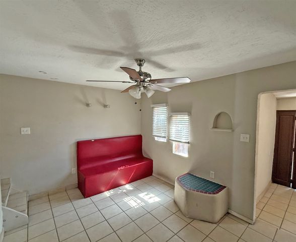 1010 Camino Del Gusto, Santa Fe, NM 87507