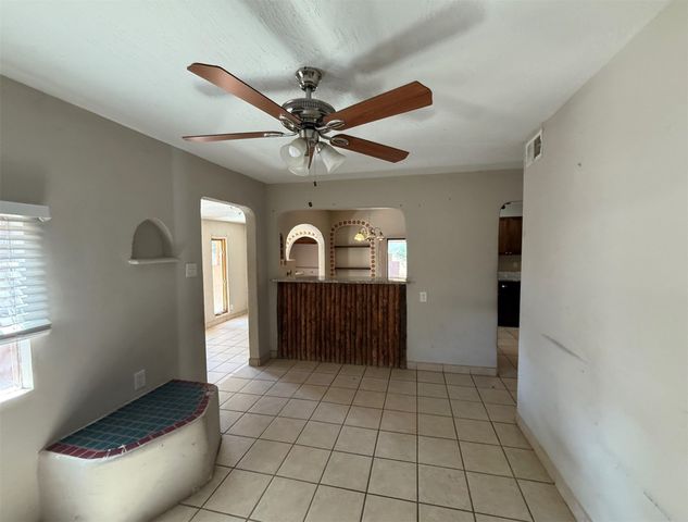 1010 Camino Del Gusto, Santa Fe, NM 87507