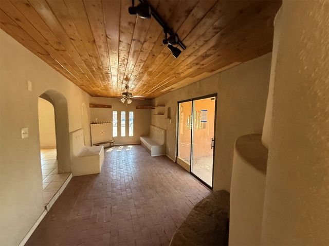 1010 Camino Del Gusto, Santa Fe, NM 87507