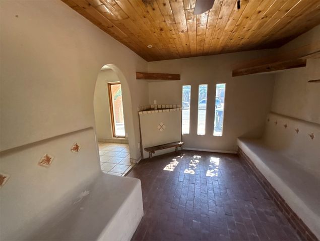 1010 Camino Del Gusto, Santa Fe, NM 87507