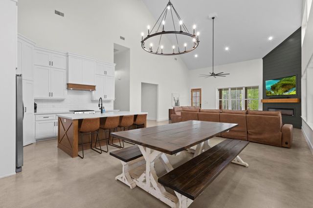 3143 County Rd 4300, Woodville, TX 75979