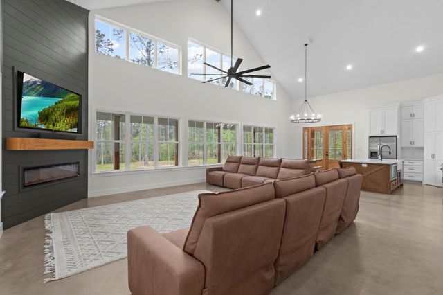 3143 County Rd 4300, Woodville, TX 75979