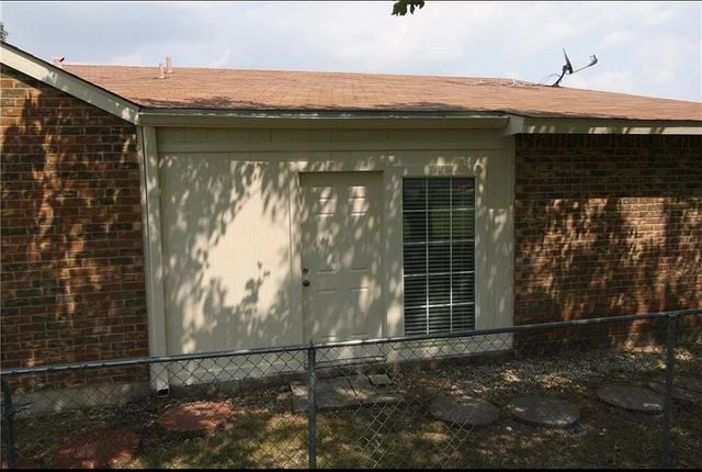 4529 Carr Street, The Colony, TX 75056
