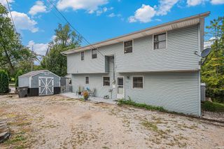 11683 N Black Point Road, Syracuse, IN 46567