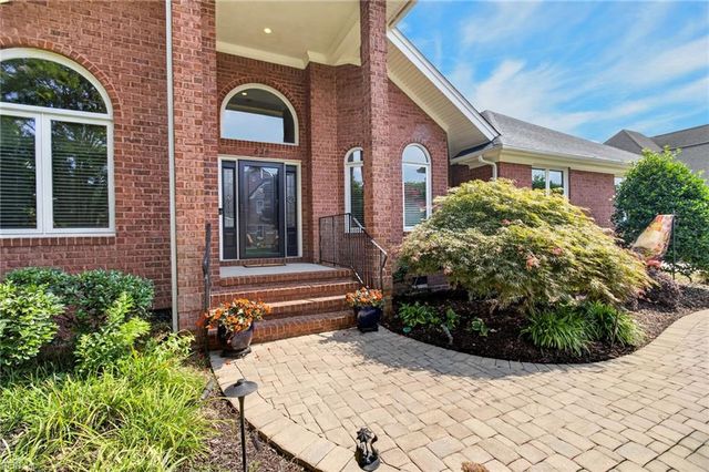 825 Waterfall WAY, Chesapeake, VA 23322