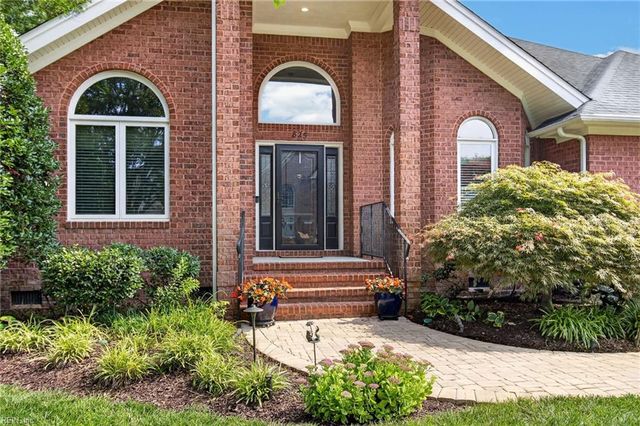 825 Waterfall WAY, Chesapeake, VA 23322