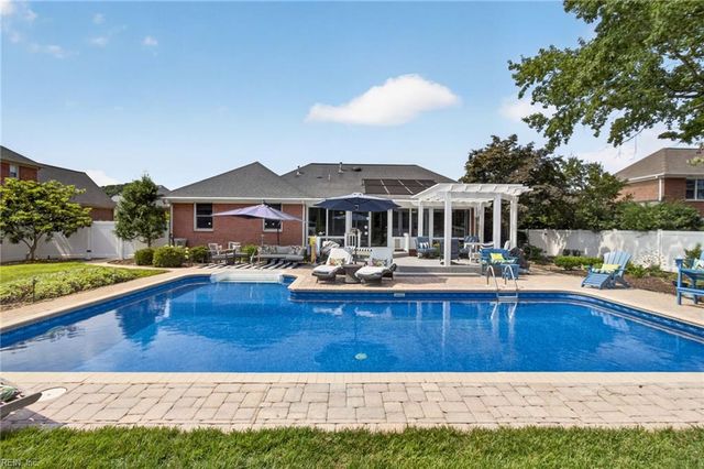 825 Waterfall WAY, Chesapeake, VA 23322